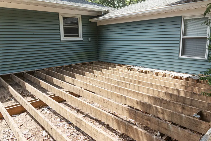 Essential Tips For Planning Your Deck Construction Project in Bloomington, IL Essential Tips For Planning Your Deck Construction Project in Bloomington, IL